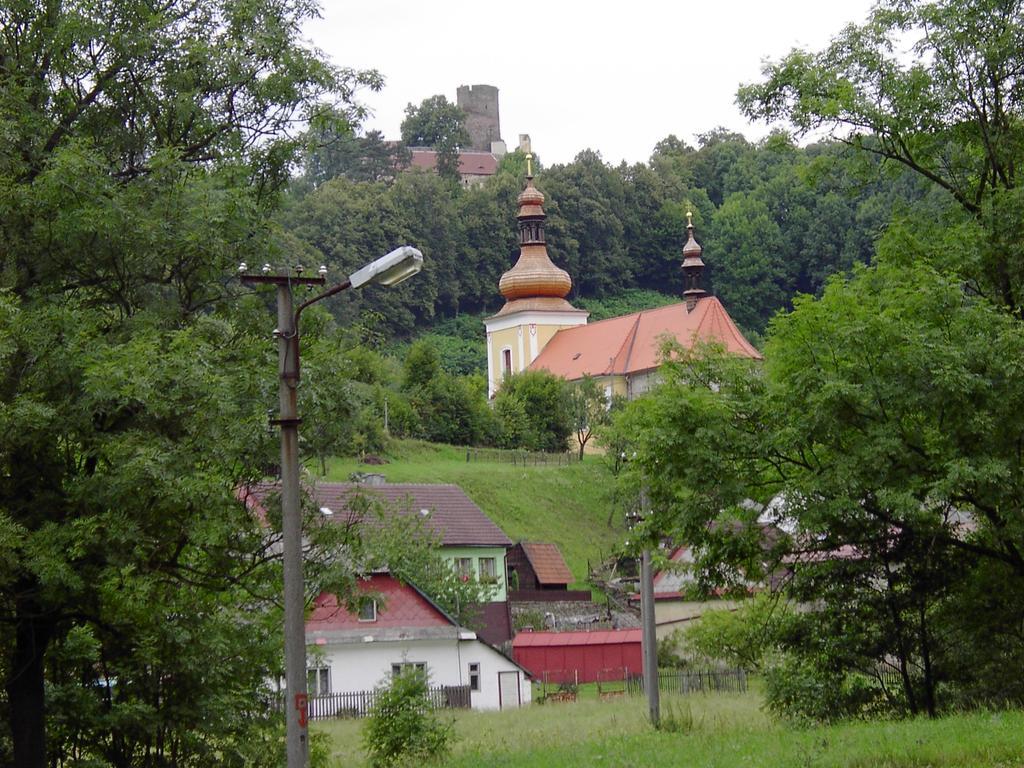 Rodinne Ubytovani Na Habesi Crhov Exteriör bild